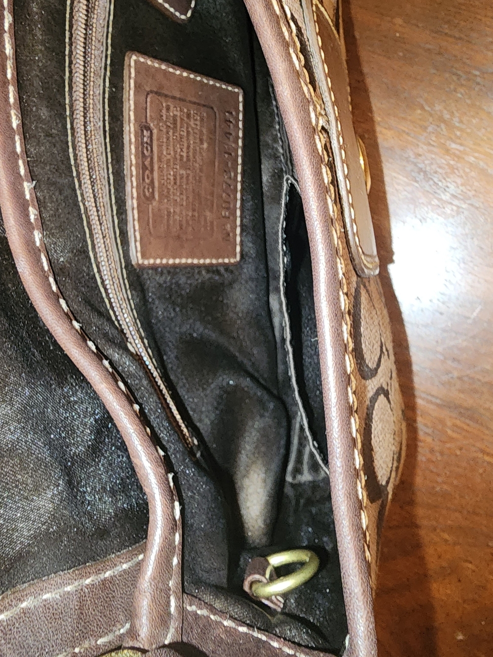 Vintage Coach Brown Signature Canvas & Leather Shoulder Bag with Brass Hardware - Picture 6 of 7